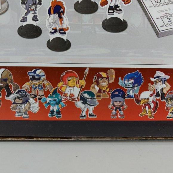 2015 NFL Rush Zone Board Game All 32 Football Teams New Open Box - Picture 5 of 10